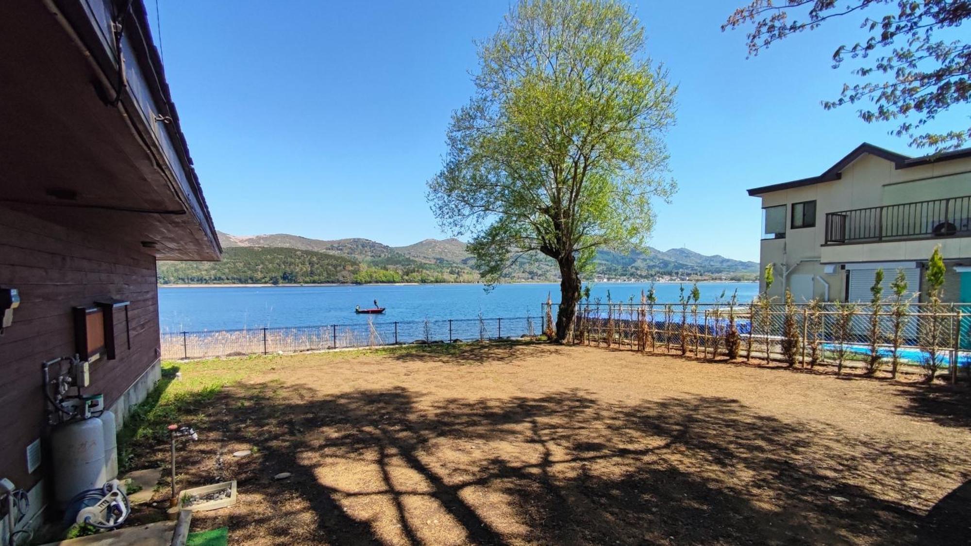 Вілла N Yamanakako Club Екстер'єр фото